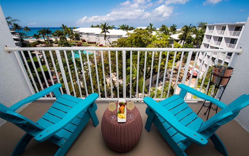 ג'ורג' טאון Margaritaville Beach Resort Grand Cayman מראה חיצוני תמונה