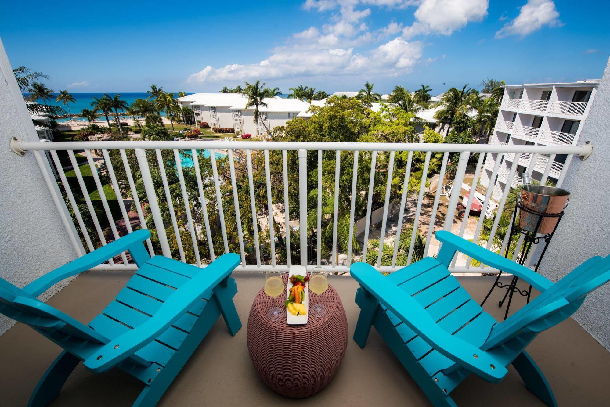 ג'ורג' טאון Margaritaville Beach Resort Grand Cayman מראה חיצוני תמונה